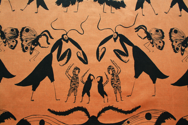 moth-and-mantis-close-up-beetles,-blog